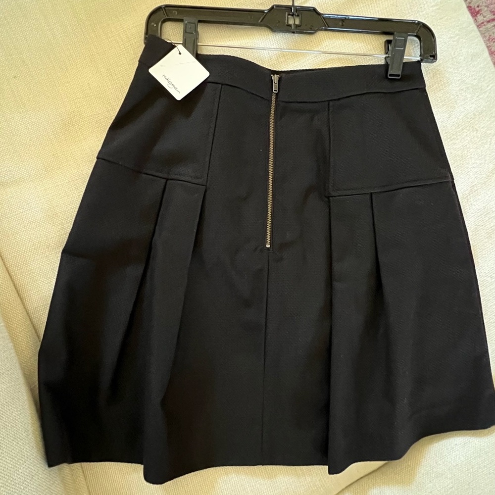 New with tags Halogen Black A-Line pleated Skirt size 6P